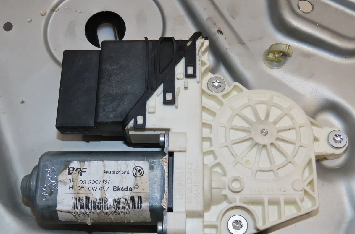 Mecanismemoteur leve-glace ard Skoda OCTAVIA II Combi (1Z5) 1.9 tdi (2004-2010) occasion