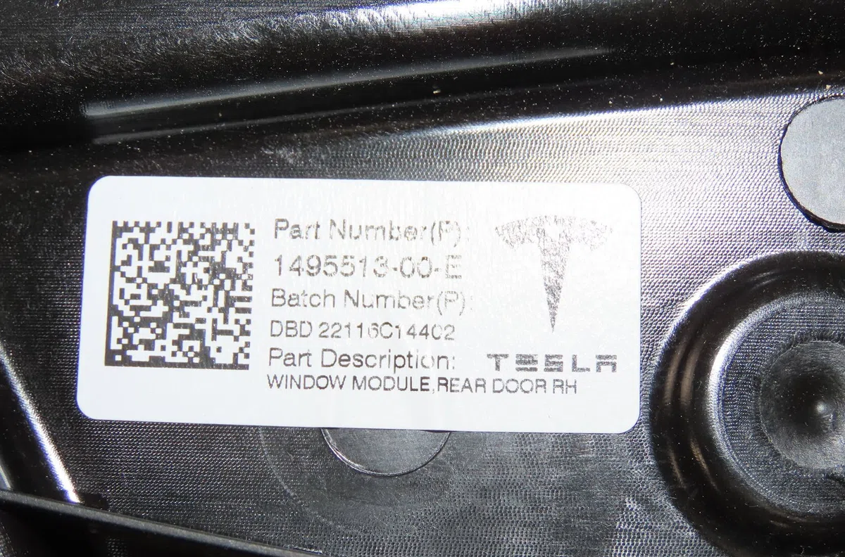 Mecanismemoteur leve-glace ard Tesla MODEL Y (5YJY) Ev traction intégrale (2021) 5 portes occasion