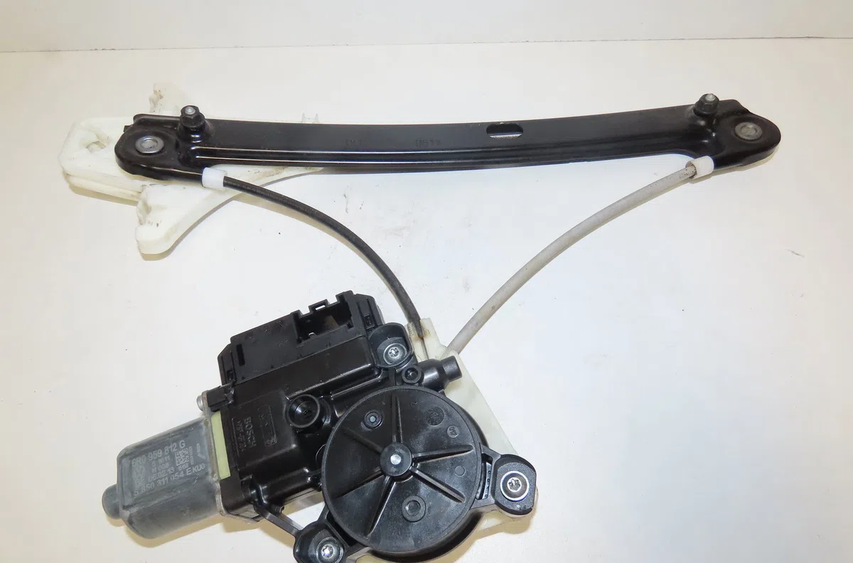 Mecanismemoteur leve-glace ard Volkswagen POLO V (6R1, 6C1) 1.2 (2009) occasion