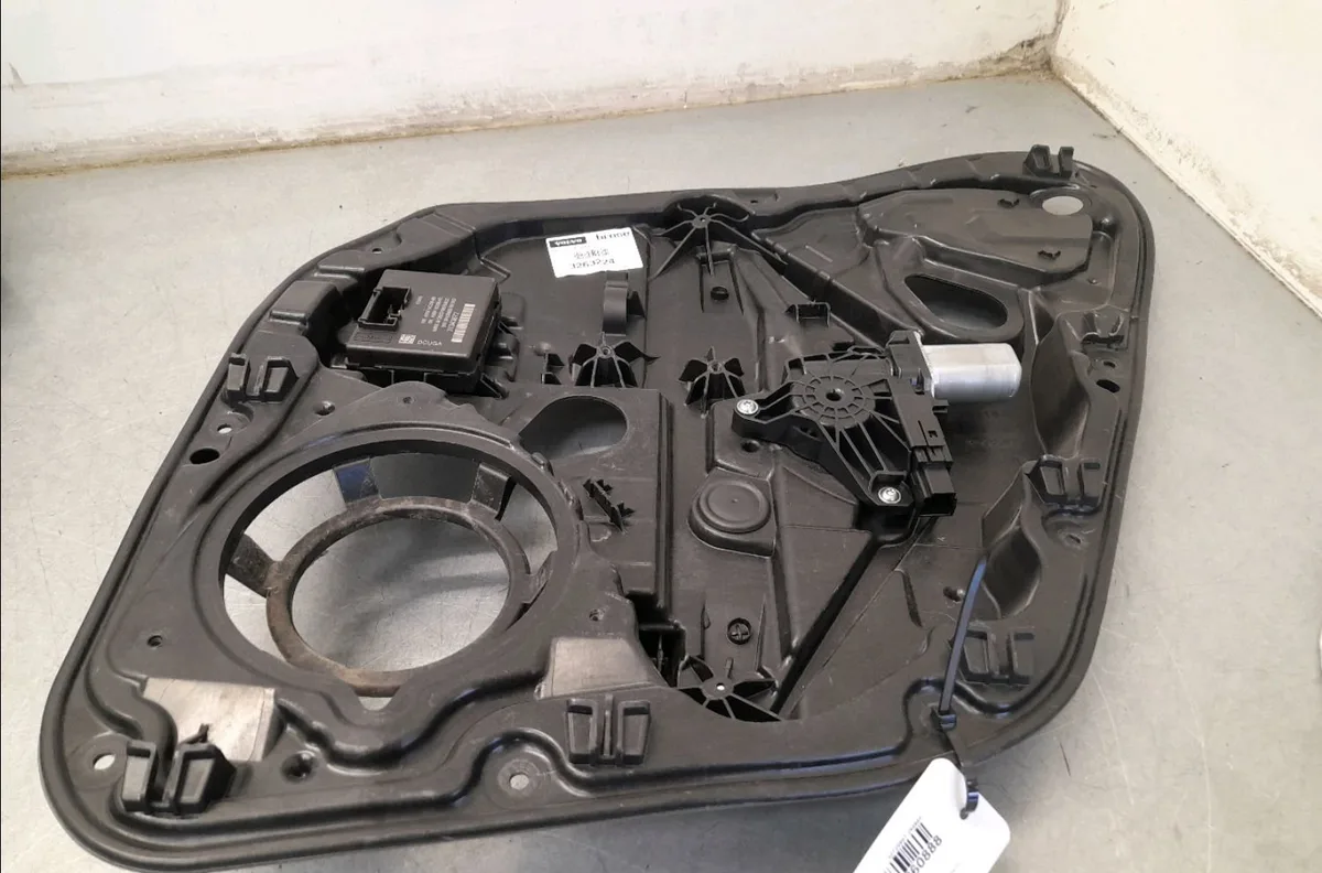 Mecanismemoteur leve-glace ard Volvo V40 Cross Country (526) T3 (2015-2019) occasion