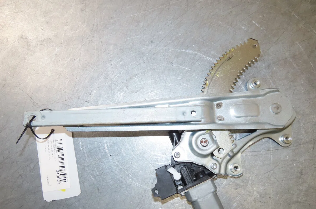 Mecanismemoteur leve-glace arg Nissan LEAF (ZE1) Electric (2017) occasion