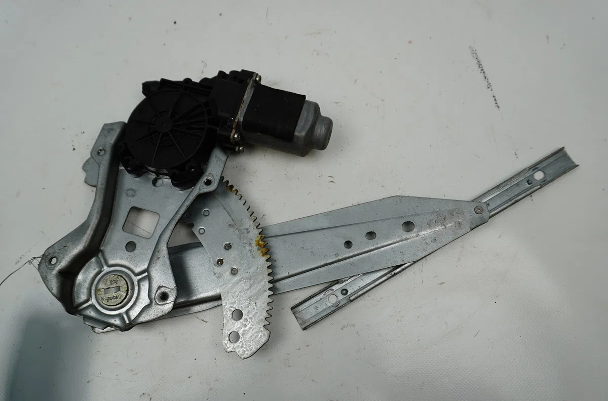 Mecanismemoteur leve-glace arg Nissan NOTE (E11, NE11) 1.5 dci (2010-2012) occasion