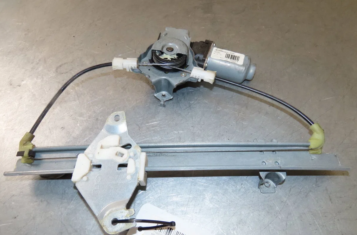 Mecanismemoteur leve-glace arg Nissan QASHQAI - QASHQAI 2 I (J10, NJ10, JJ10E) 1.5 dci (2010-2013) 5 portes occasion