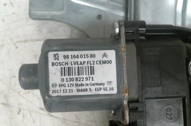 Mecanismemoteur leve-glace arg Peugeot 208 I (CA_, CC_) 1.2 thp 110 (2013) occasion