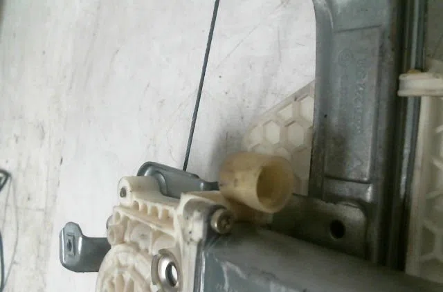 Mecanismemoteur leve-glace arg Renault CLIO II (BB_, CB_) 1.5 dci (b-cb07) (2001-2009) 3 portes occasion
