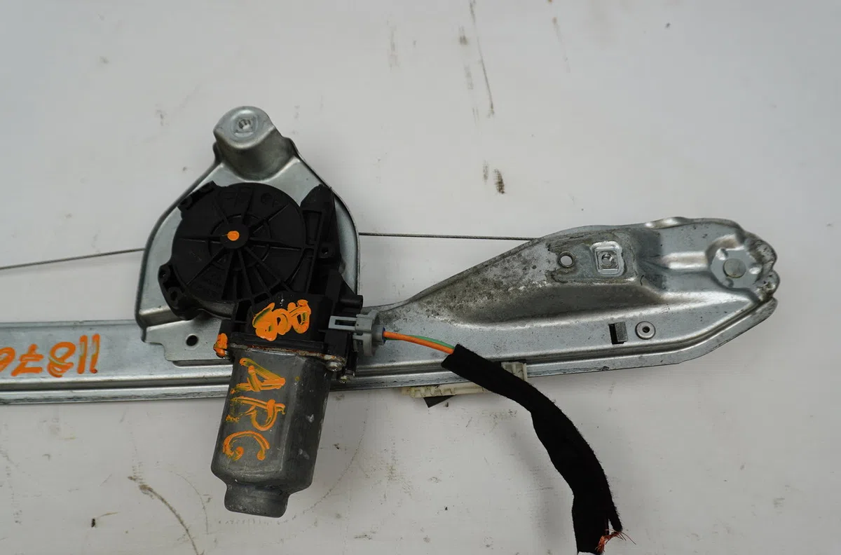 Mecanismemoteur leve-glace arg Renault CLIO III (BR0-1, CR0-1) 1.5 dci (br0h, cr0h, cr1s, br1s) (2005-2014) 3 portes occ