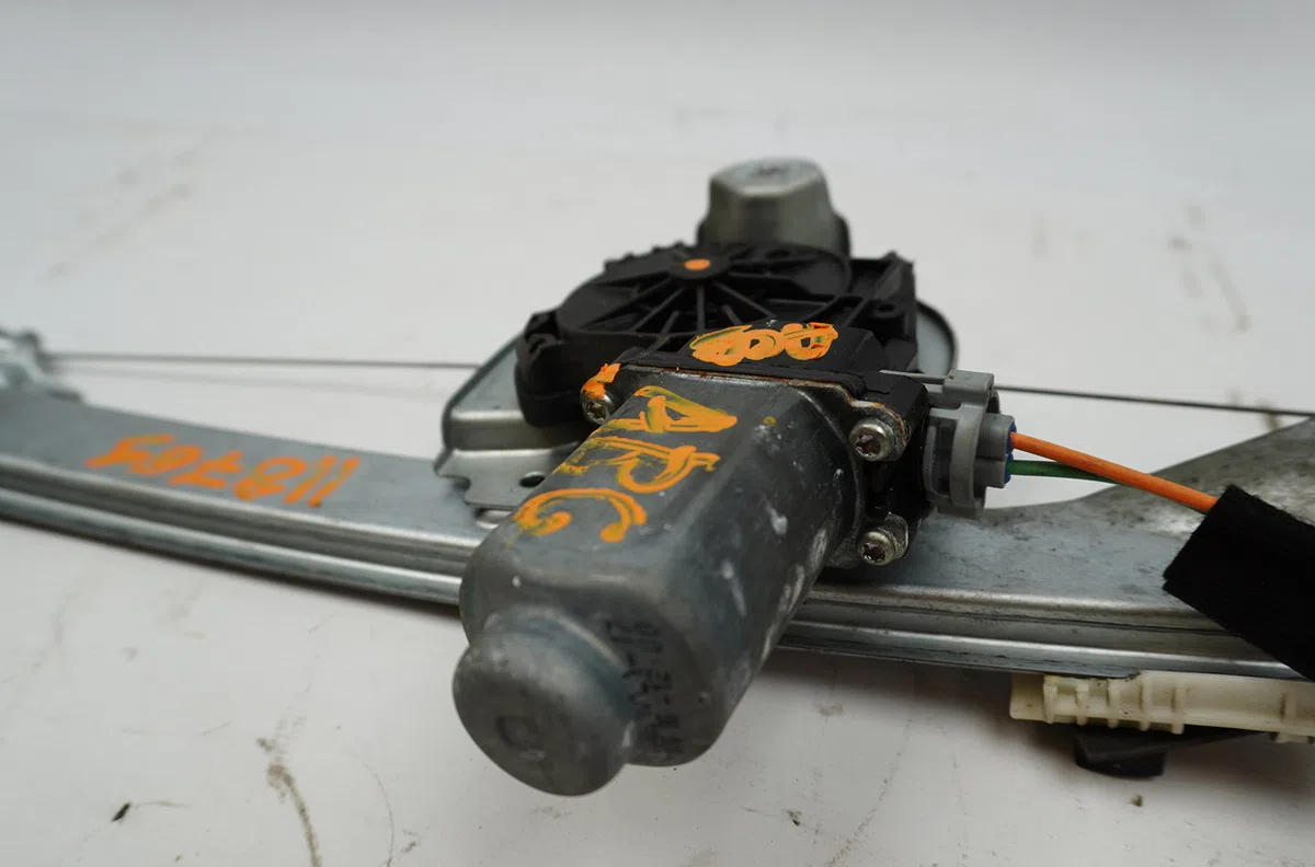 Mecanismemoteur leve-glace arg Renault CLIO III (BR0-1, CR0-1) 1.5 dci (br0h, cr0h, cr1s, br1s) (2005-2014) 3 portes occ