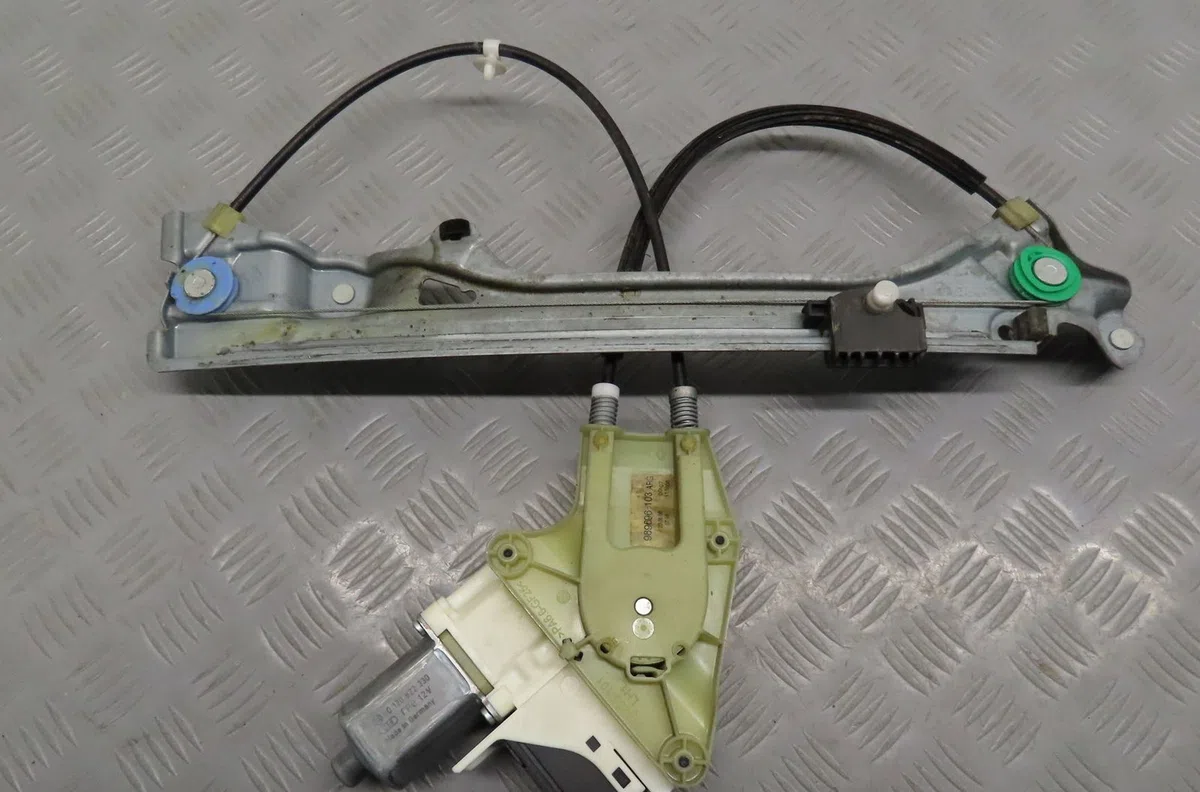 Mecanismemoteur leve-glace arg Renault LAGUNA III (BT0-1) 1.5 dci (bt00, bt0a, bt0t, bt1j) (2007-2015) 5 portes occasion