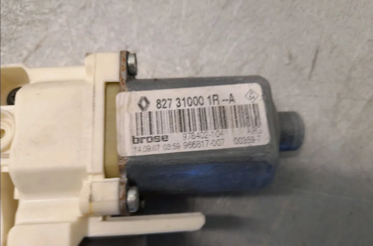 Mecanismemoteur leve-glace arg Renault LAGUNA III (BT0-1) 2.0 dci (bt01, bt08, bt09, bt0e, bt0k, bt12, bt1c, bt1d,... (2