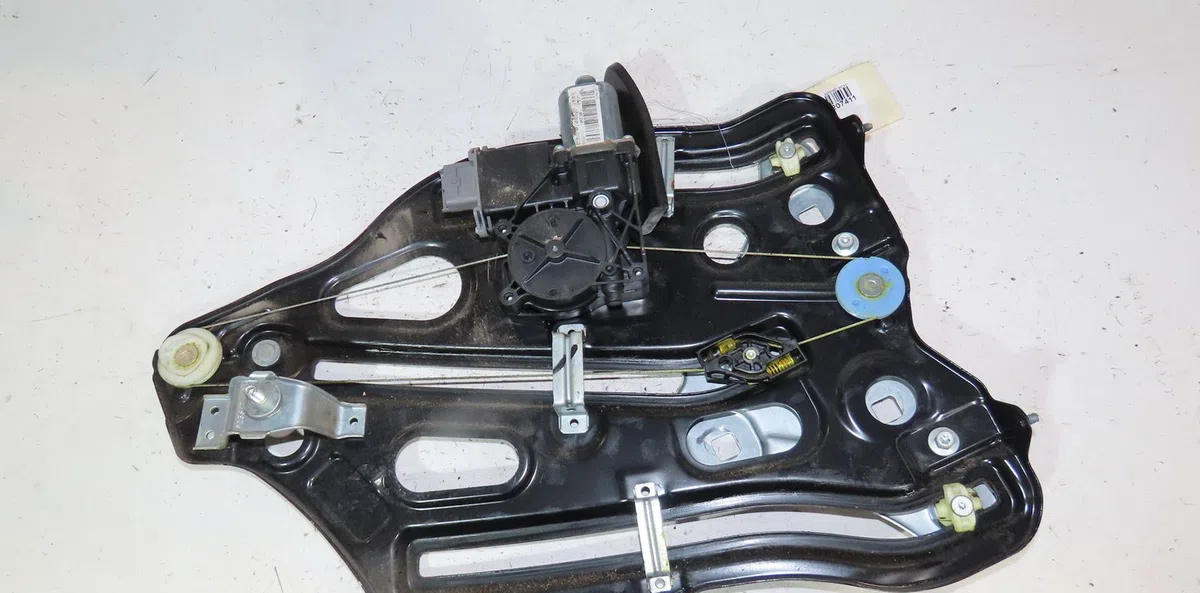Mecanismemoteur leve-glace arg Renault MEGANE CC (EZ0-1_) 1.5 dci (ez09, ez1g, ez0d, ez14) (2010) occasion