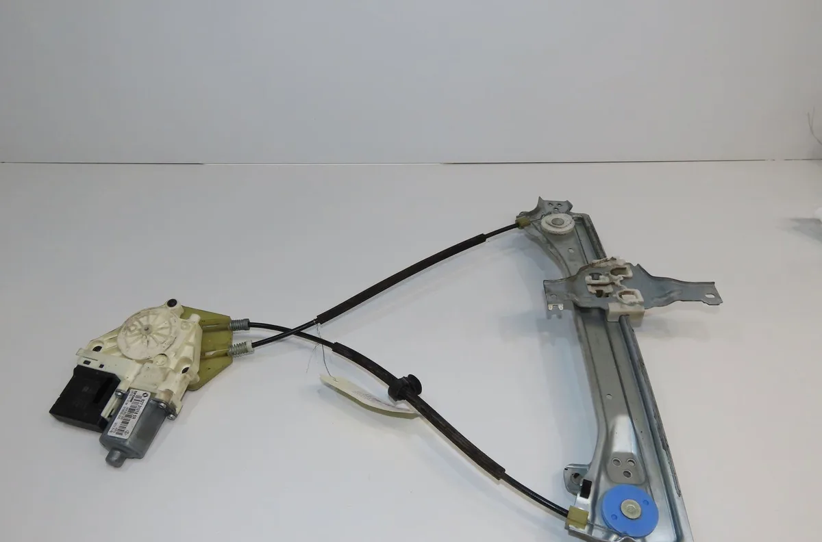 Mecanismemoteur leve-glace arg Renault MEGANE III 3-5 portes (BZ0-1_, B3_) 1.2 tce (bz2b, bz11) (2012-2015) 5 portes occ