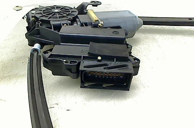 Mecanismemoteur leve-glace arg Volkswagen SHARAN (7M8, 7M9, 7M6) 1.9 tdi (1996-2000) 5 portes occasion