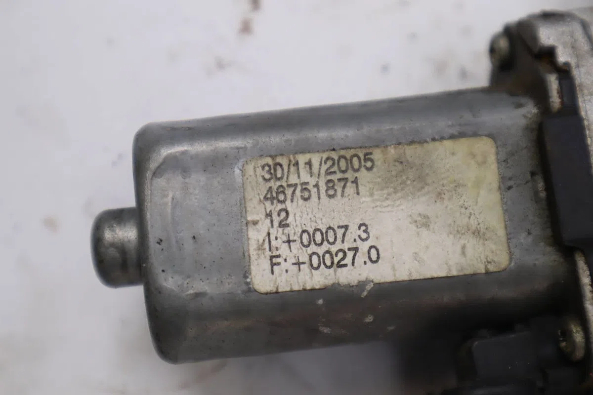 Mecanismemoteur leve-glace avg Alfa romeo 147 (937_) 1.9 jtdm 16v (937.axn1b, 937.bxn1b) (2004-2010) occasion