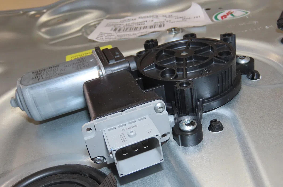 Mecanismemoteur leve-glace avg Alfa romeo GIULIETTA (940_) 1.4 tb (940fxb1a, 940fxb11) (2010-2018) occasion