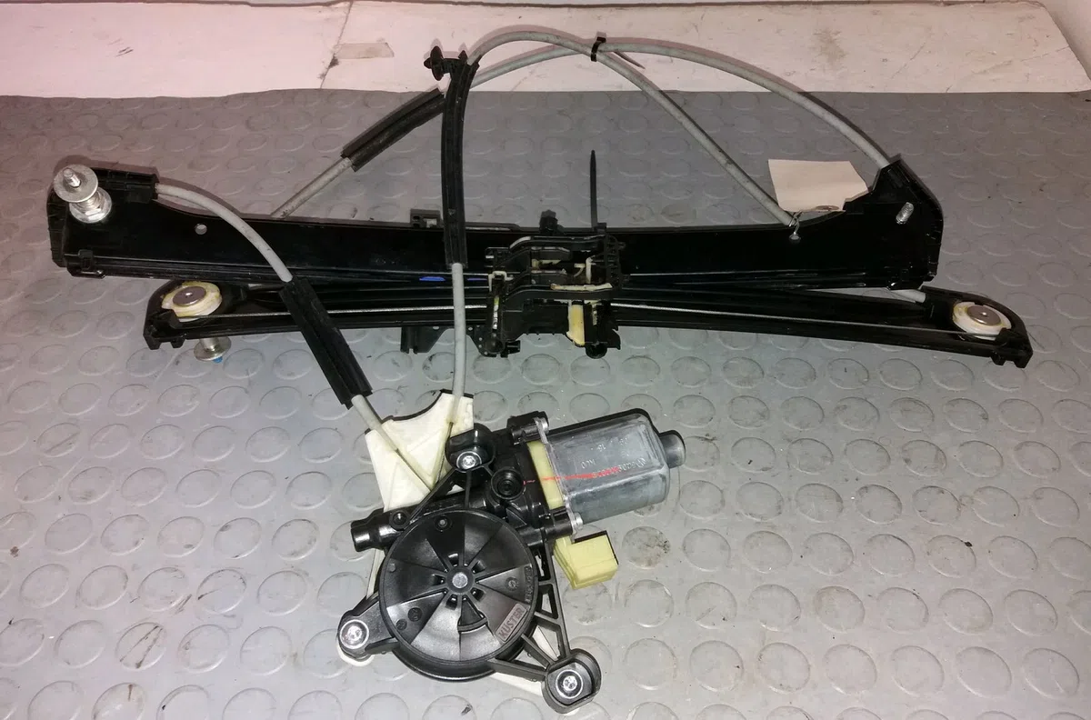 Mecanismemoteur leve-glace avg Audi A3 (8V1, 8VK) S3 quattro (2013-2014) occasion