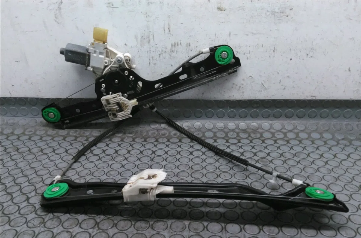 Mecanismemoteur leve-glace avg Bmw 1 (E87) 116 d (2009-2011) occasion