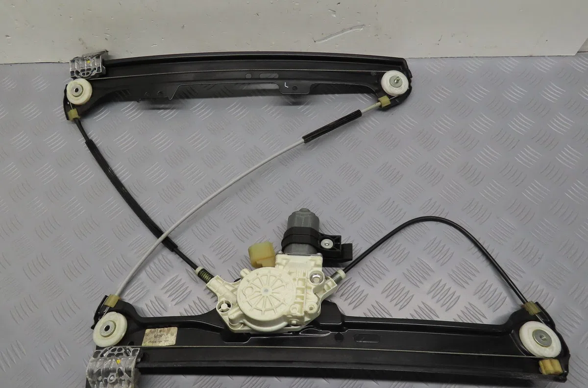 Mecanismemoteur leve-glace avg Bmw 5 (E60) 530 i xdrive (2008-2009) occasion