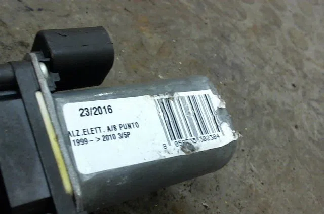Mecanismemoteur leve-glace avg Fiat PUNTO (188_) 1.2 16v 80 (188.233, .235, .253, .255, .333, .353, .639,... (1999-2006)
