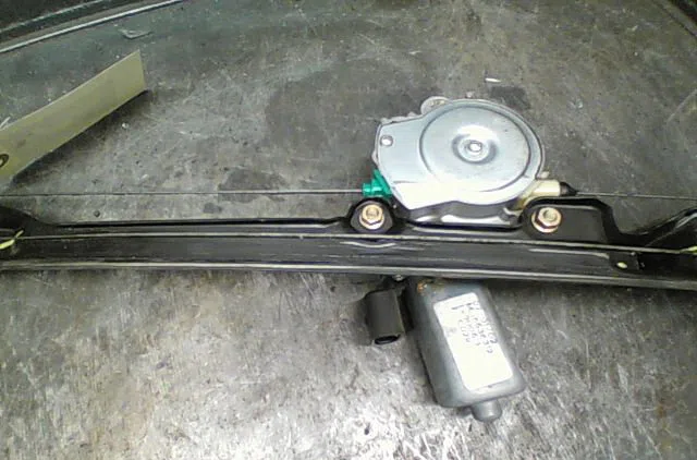 Mecanismemoteur leve-glace avg Fiat PUNTO (188_) 1.9 jtd 80 (188.237, .257, .337, .357) (1999-2012) occasion