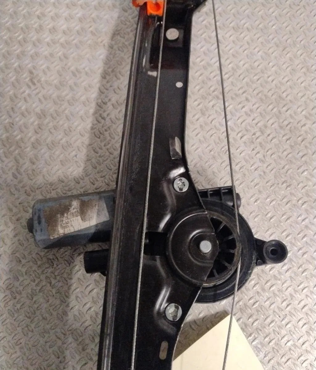 Mecanismemoteur leve-glace avg Fiat PUNTO EVO (199_) 1.3 d multijet (199axc1a, 199bxc1a, 199axt1a, 199bxt1a) (2009-2012)