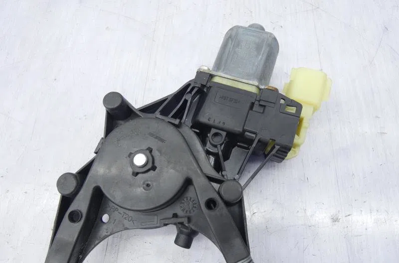 Mecanismemoteur leve-glace avg FORD FIESTA 6 PHASE 2 occasion