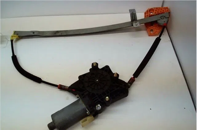 Mecanismemoteur leve-glace avg Ford FIESTA IV (JA_, JB_) 1.8 di (2000-2002) occasion
