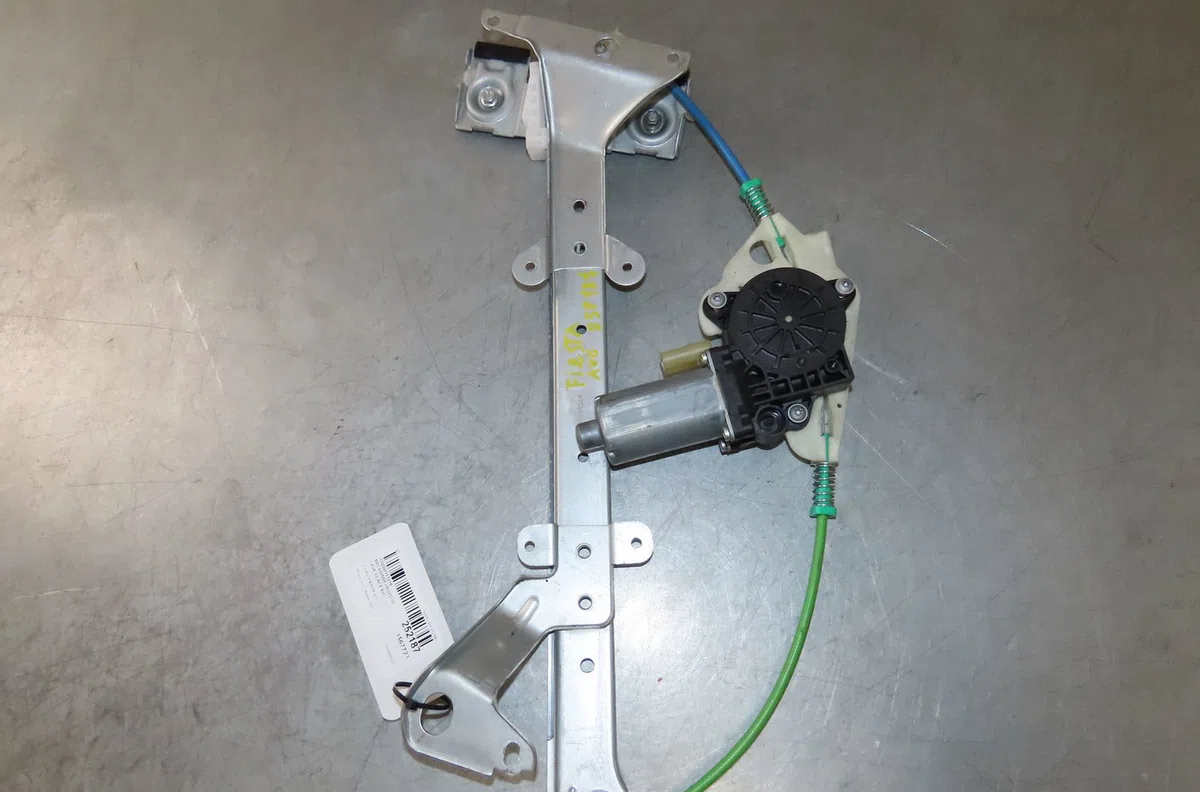 Mecanismemoteur leve-glace avg Ford FIESTA V (JH_, JD_) 1.4 16v (2001-2008) 5 portes occasion