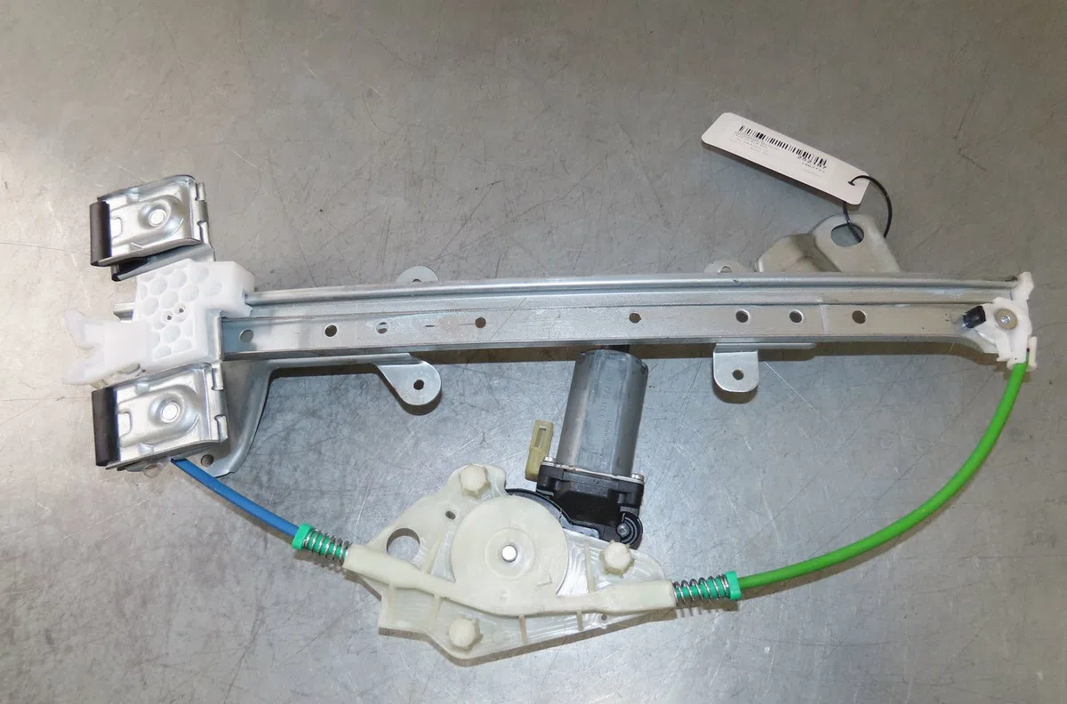 Mecanismemoteur leve-glace avg Ford FIESTA V (JH_, JD_) 1.4 16v (2001-2008) 5 portes occasion