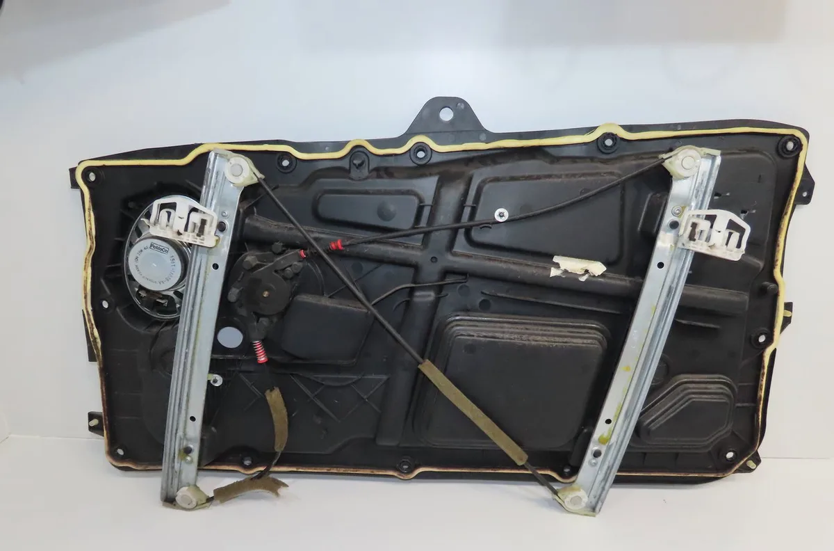 Mecanismemoteur leve-glace avg Ford FIESTA V (JH_, JD_) 1.4 16v (2001-2008) 5 portes occasion