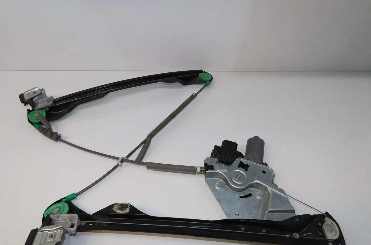 Mecanismemoteur leve-glace avg FORD FOCUS II 2002 occasion
