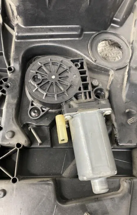 Mecanismemoteur leve-glace avg FORD FUSION  FUSION PHASE 2 occasion