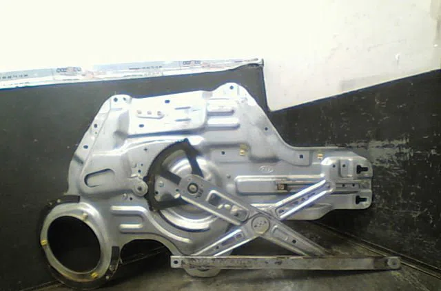Mecanismemoteur leve-glace avg Kia CERATO I 3-5 portes (LD) 2.0 crdi (2004-2006) occasion