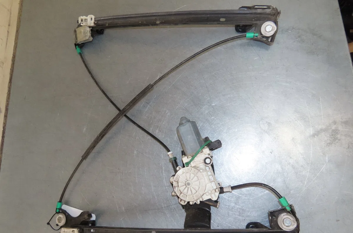 Mecanismemoteur leve-glace avg Land rover FREELANDER I (L314) 2.0 di 4x4 (1998-2000) 5 portes occasion