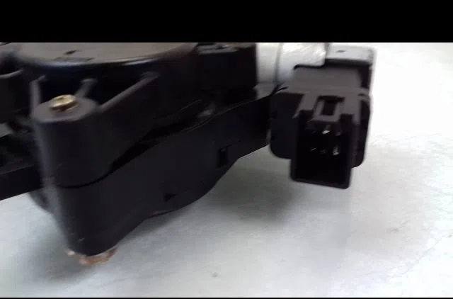 Mecanismemoteur leve-glace avg Mazda 6 Hatchback (GG) 2.0 di (gg14) (2002-2007) occasion
