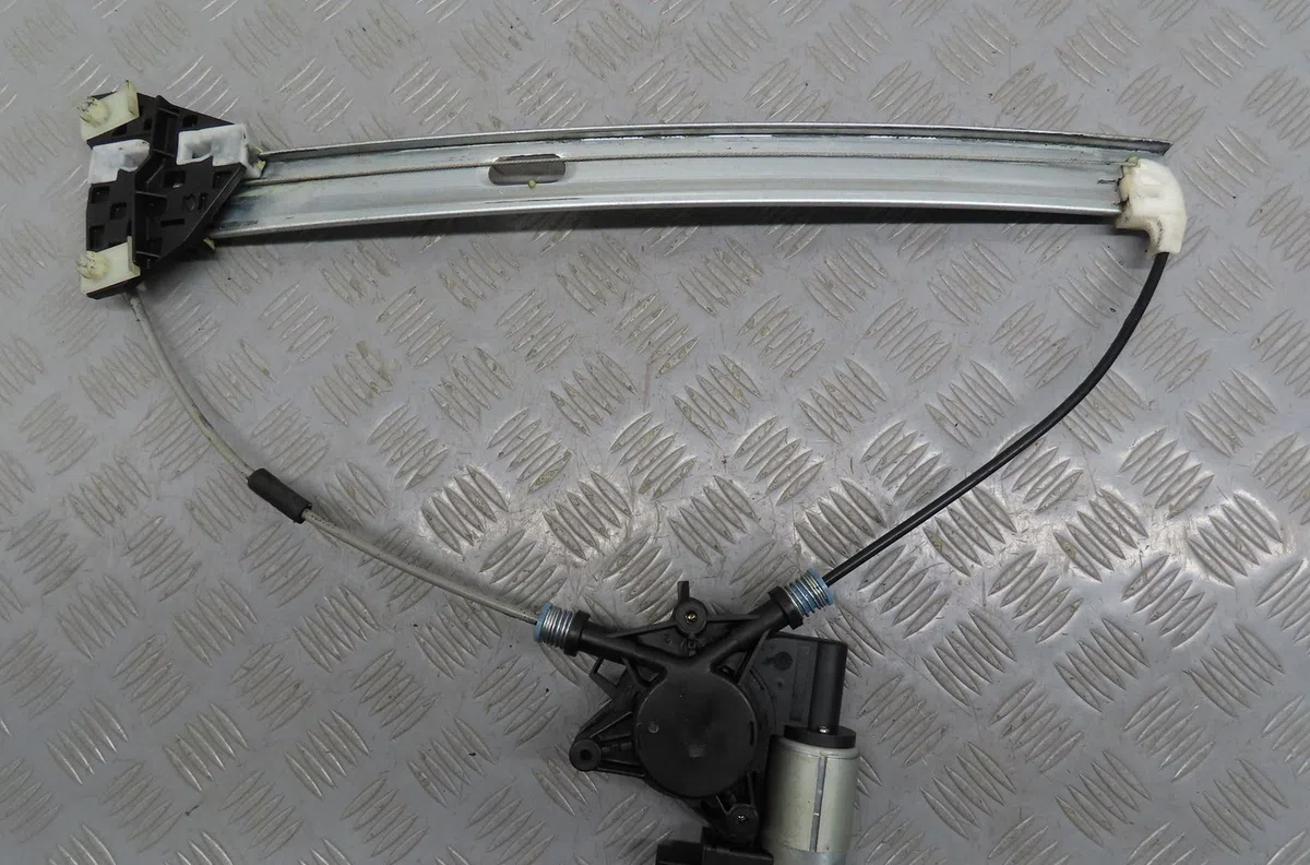Mecanismemoteur leve-glace avg Mazda 6 Hatchback (GG) 2.0 (gges) (2002-2007) occasion