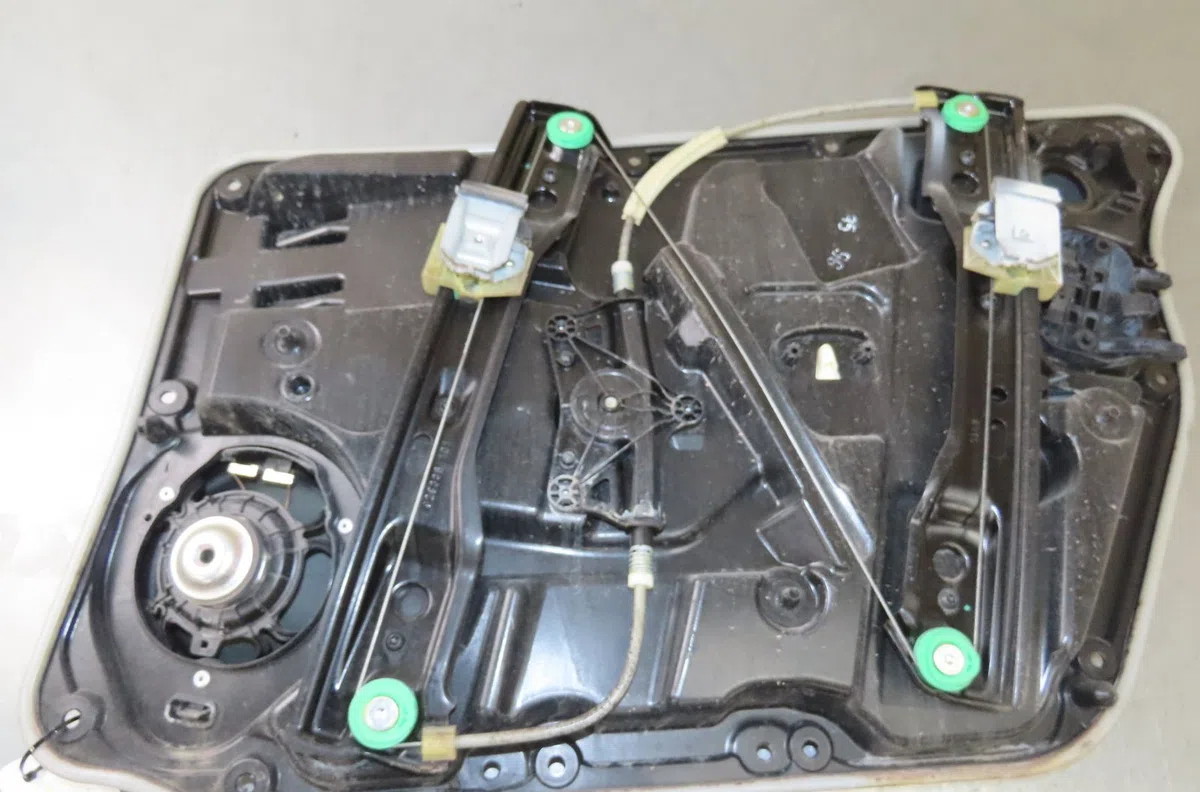 Mecanismemoteur leve-glace avg Mercedes-benz CLASSE A (W176) A 160 (176.041) (2015-2018) occasion