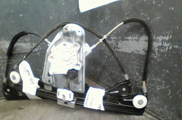 Mecanismemoteur leve-glace avg Mercedes-benz CLASSE C Coupe Sport (CL203) C 220 cdi (203.708) (2004-2008) 3 portes occas