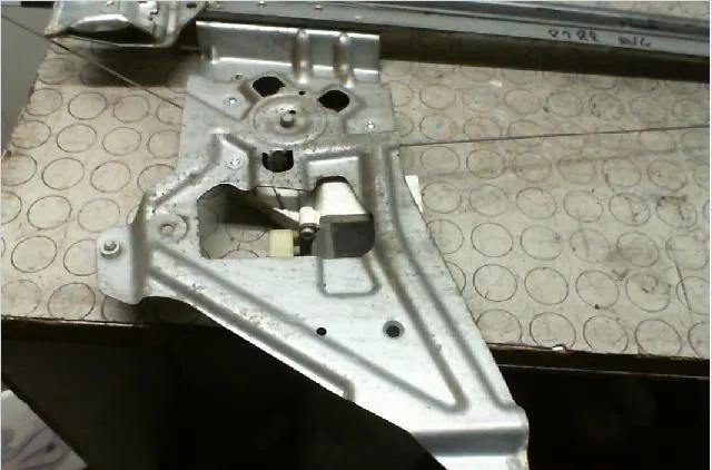 Mecanismemoteur leve-glace avg Mercedes-benz SPRINTER 3,5-t Camionnette (B906) 311 cdi (906.631, 906.633, 906.635, 906.6