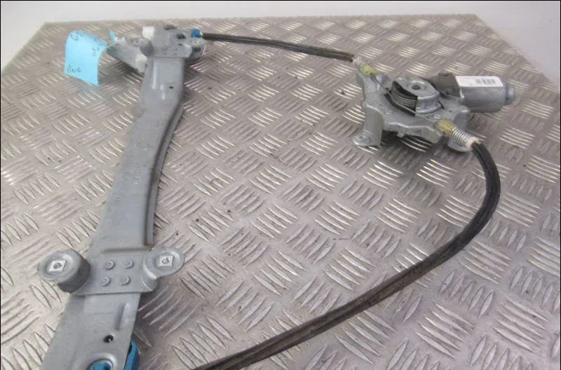 Mecanismemoteur leve-glace avg Mercedes-benz VITO - MIXTO Camionnette (W639) 109 cdi (639.601, 639.603, 639.605) (2003) 