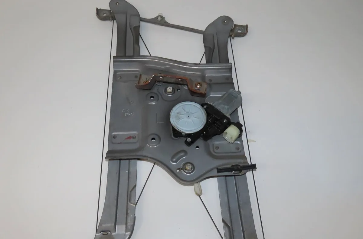 Mecanismemoteur leve-glace avg Mitsubishi GRANDIS (NA_W) 2.0 di-d (na8w) (2005-2010) occasion