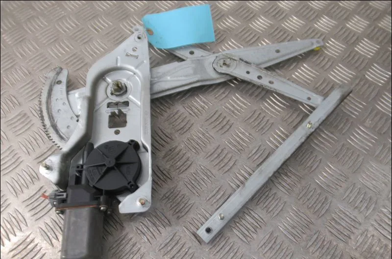 Mecanismemoteur leve-glace avg Nissan KUBISTAR Camionnette (X76) Dci 85 (2006-2009) occasion