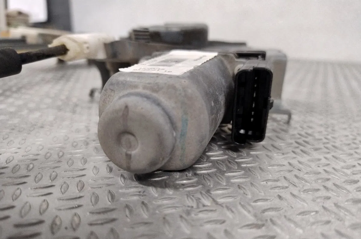 Mecanismemoteur leve-glace avg Nissan NOTE (E11, NE11) 1.4 (2006-2012) occasion