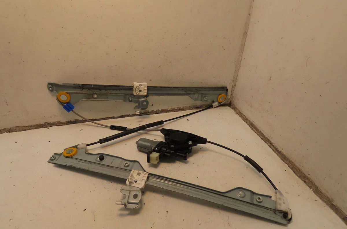 Mecanismemoteur leve-glace avg Nissan X-TRAIL II (T31) 2.0 dci 4x4 (2007-2013) occasion