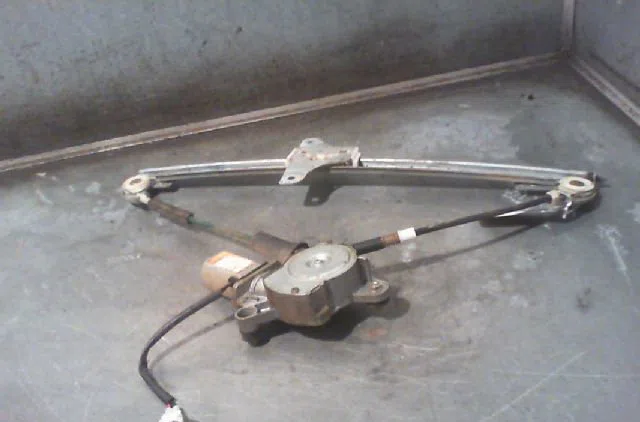 Mecanismemoteur leve-glace avg Opel AGILA (A) (H00) 1.2 16v (f68) (2000-2007) occasion