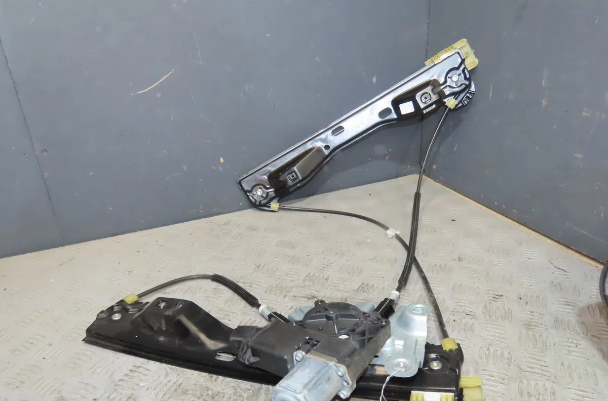 Mecanismemoteur leve-glace avg Opel ASTRA J GTC 1.4 (08) (2011-2015) occasion