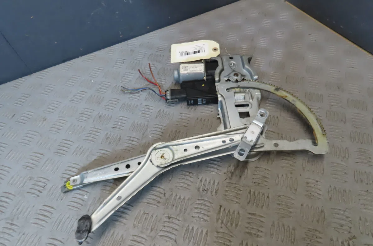 Mecanismemoteur leve-glace avg Opel CORSA C (X01) 1.7 dti (f08, f68) (2000-2009) 5 portes occasion