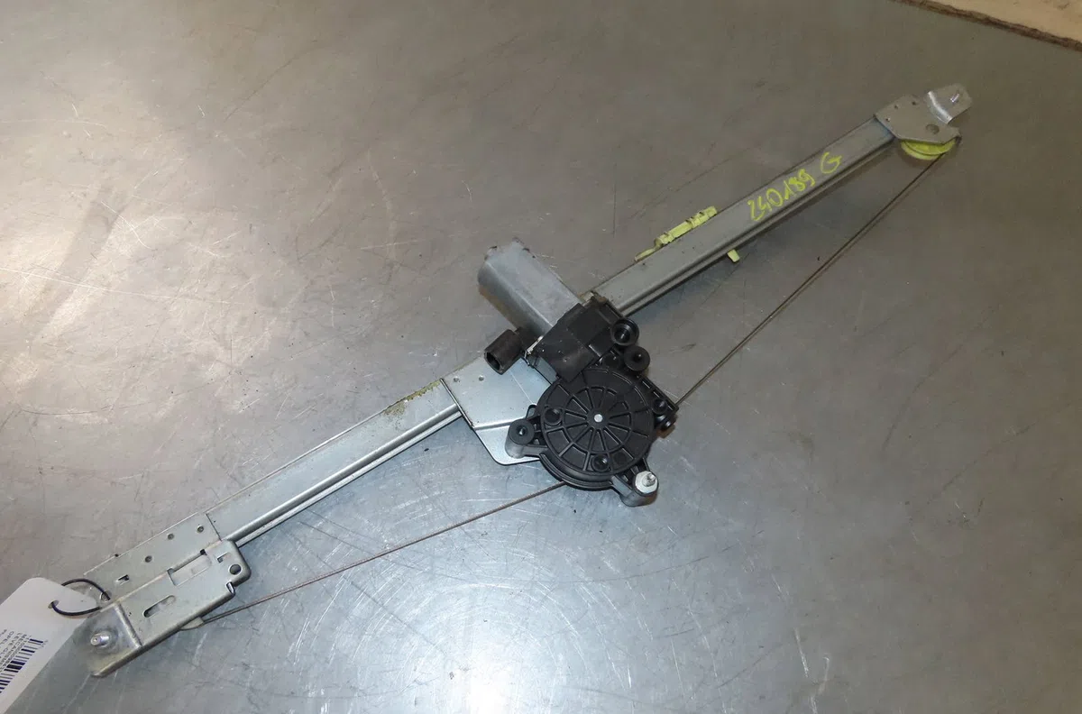 Mecanismemoteur leve-glace avg Opel VIVARO A Fourgon (X83) 2.0 cdti (f7) (2006-2014) occasion
