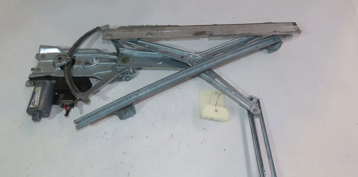 Mecanismemoteur leve-glace avg Opel ZAFIRA A Monospace (T98) 1.8 16v (f75) (1999-2000) occasion