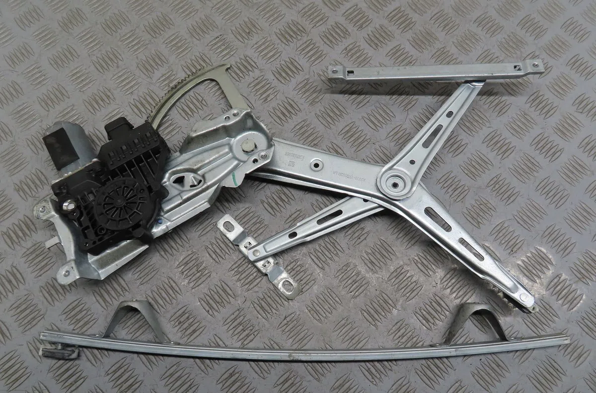 Mecanismemoteur leve-glace avg Opel ZAFIRA - ZAFIRA FAMILY B (A05) 1.9 cdti (m75) (2005-2015) occasion