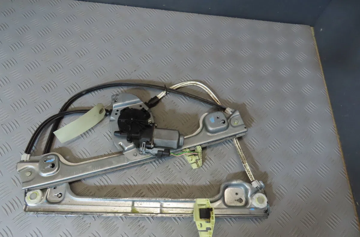Mecanismemoteur leve-glace avg Peugeot 1007 (KM_) 1.4 hdi (2005) occasion